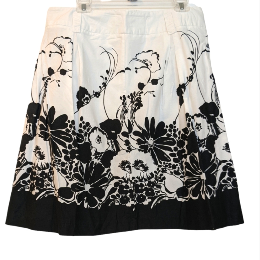 Donna Moore Cotton skirt size Large black white floral with side zipper Classic